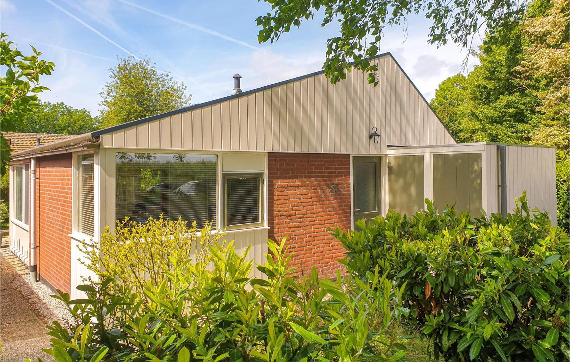 Stunning home in Warmenhuizen with WiFi&3 Bedrooms Schoorldam Buitenkant foto